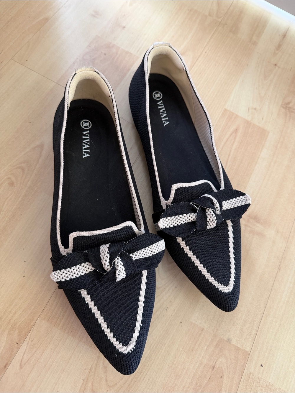 VIVAIA Pointed-Toe Bow Loafers (Michelle 2.0) Black Pointed Knit Bow Flats